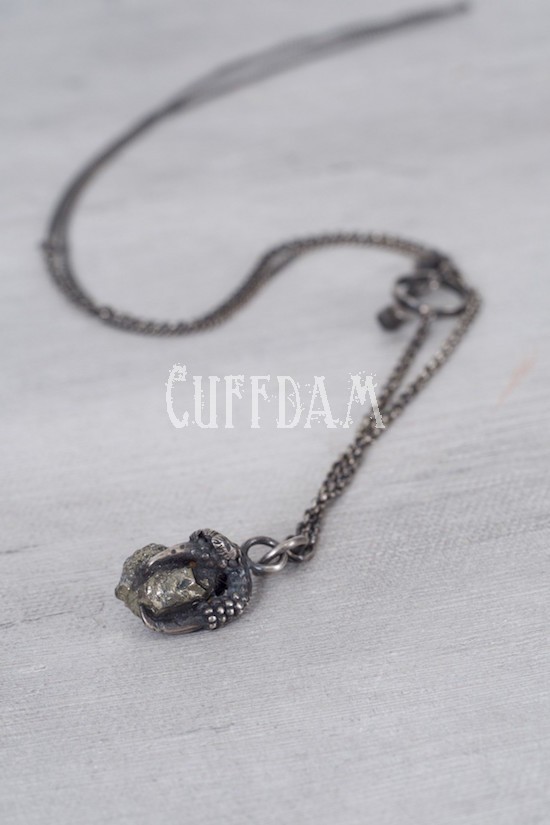 RW LONDON SILVER CLAW PIRITY STONE NECKLACE