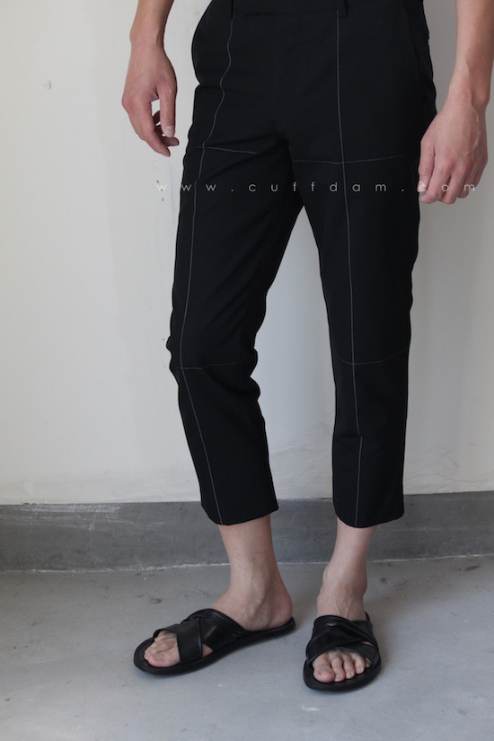 TAPERED TROUSERS cropped black